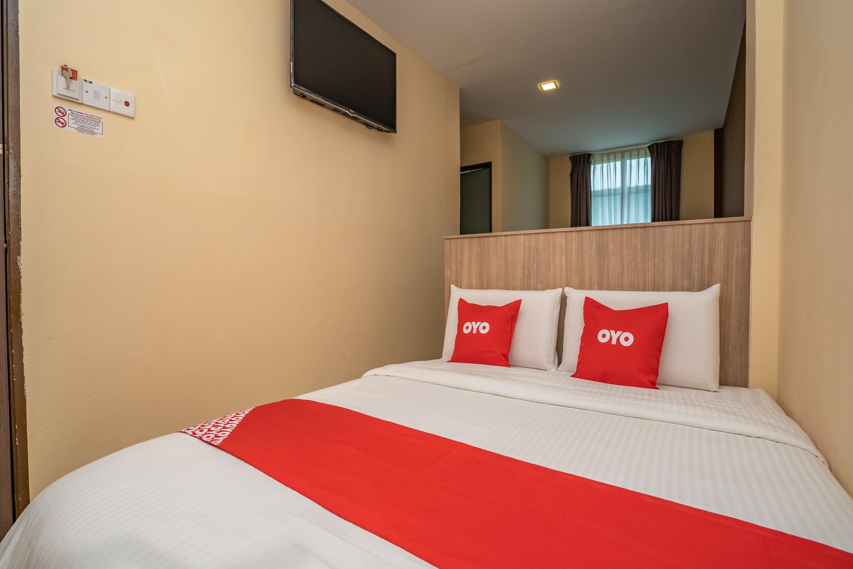 Oyo 44078 The Island Hotel Kampong Pasir Bogak Екстериор снимка