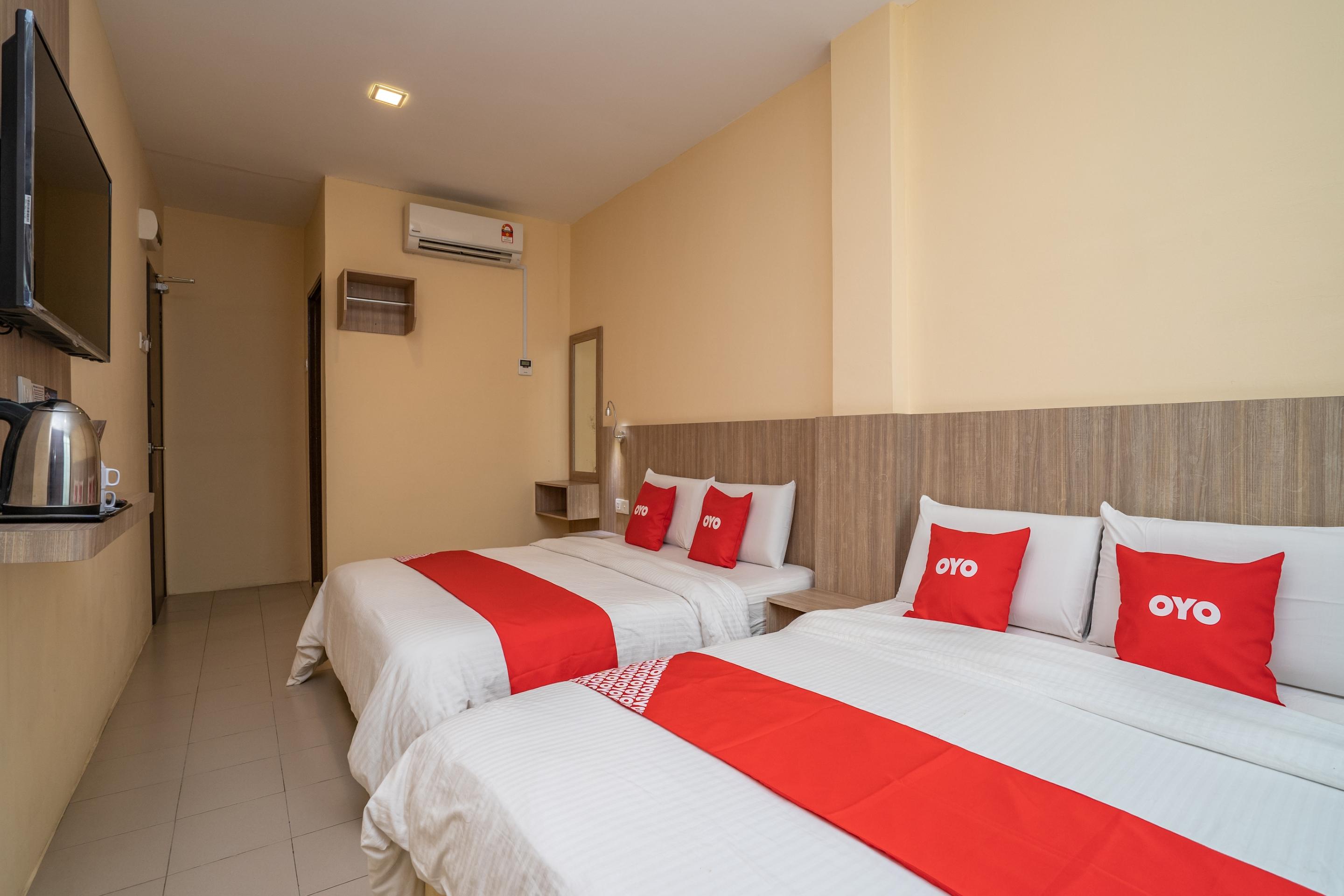 Oyo 44078 The Island Hotel Kampong Pasir Bogak Екстериор снимка