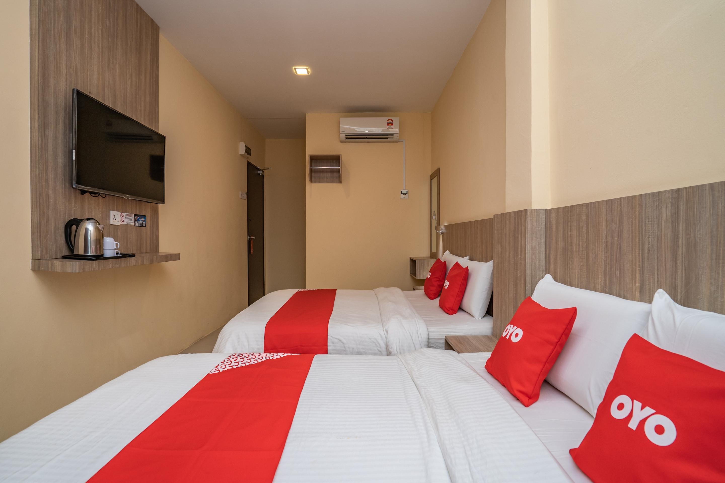 Oyo 44078 The Island Hotel Kampong Pasir Bogak Екстериор снимка