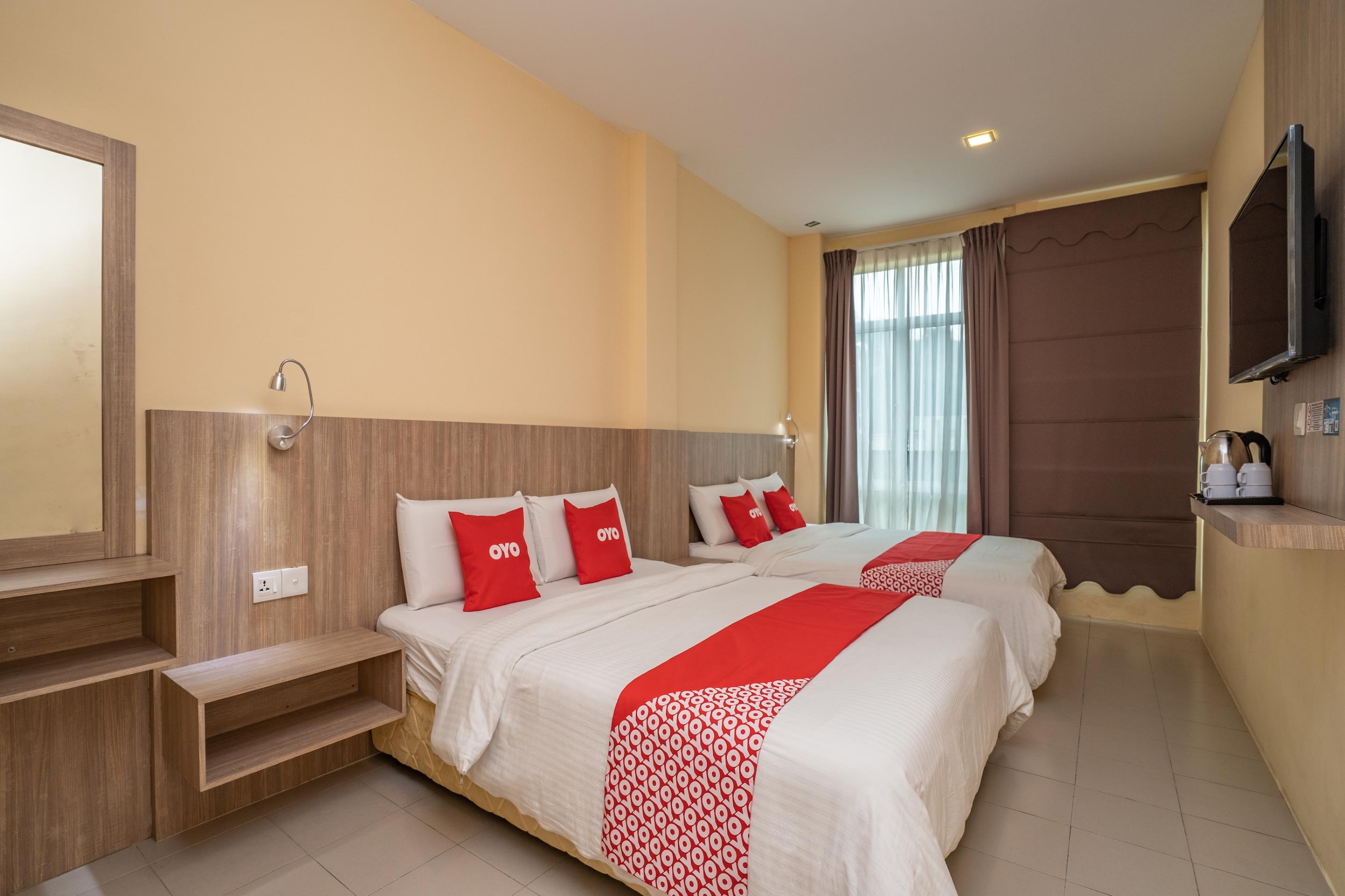 Oyo 44078 The Island Hotel Kampong Pasir Bogak Екстериор снимка
