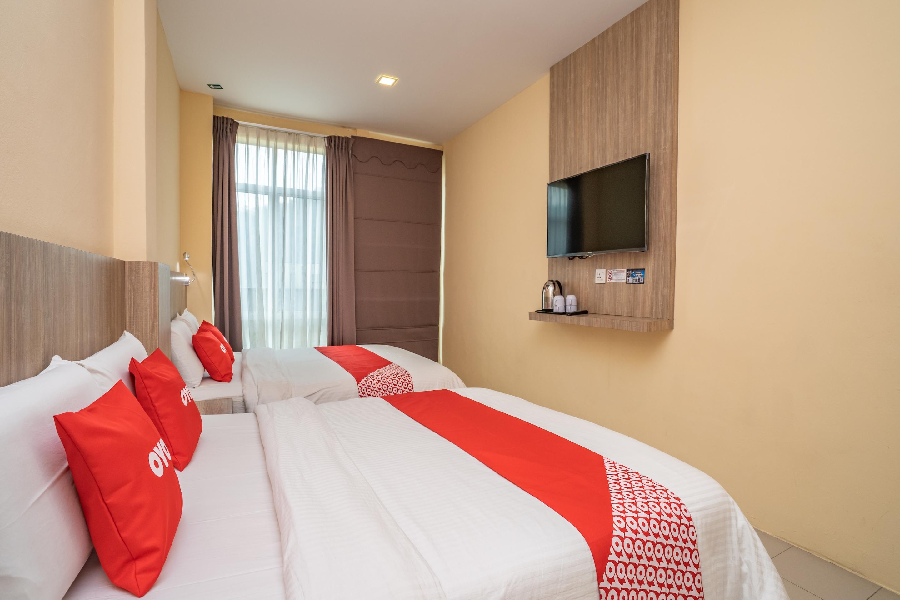 Oyo 44078 The Island Hotel Kampong Pasir Bogak Екстериор снимка