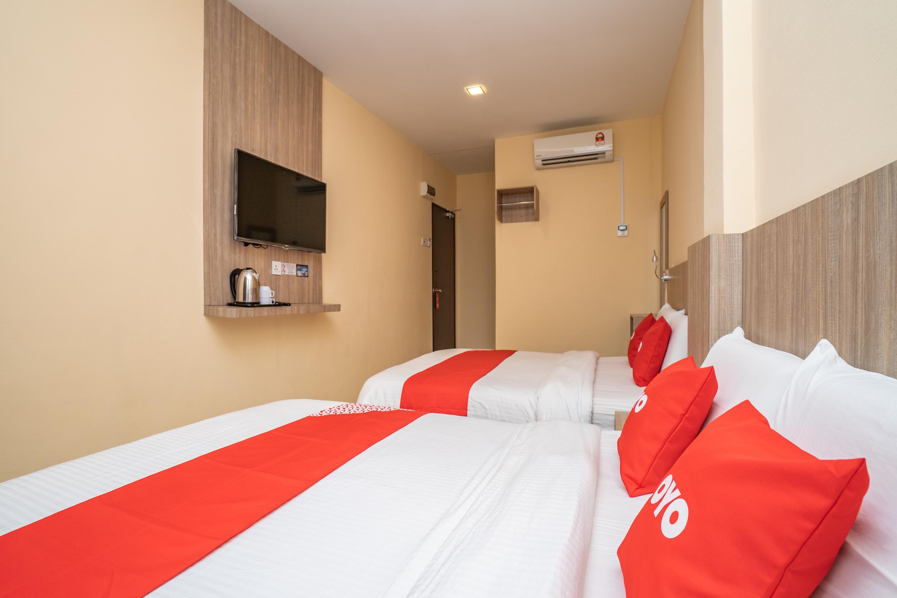 Oyo 44078 The Island Hotel Kampong Pasir Bogak Екстериор снимка