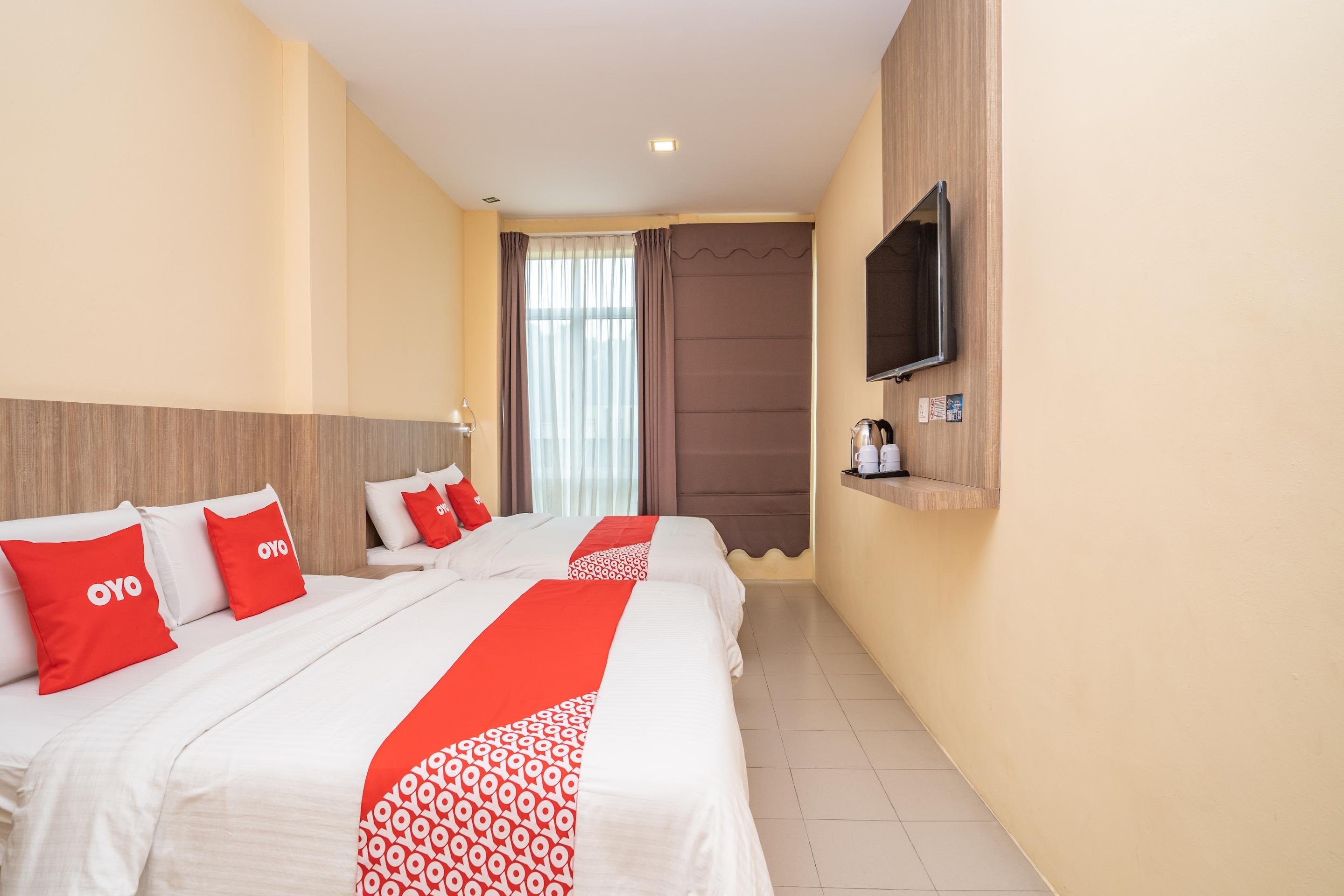 Oyo 44078 The Island Hotel Kampong Pasir Bogak Екстериор снимка