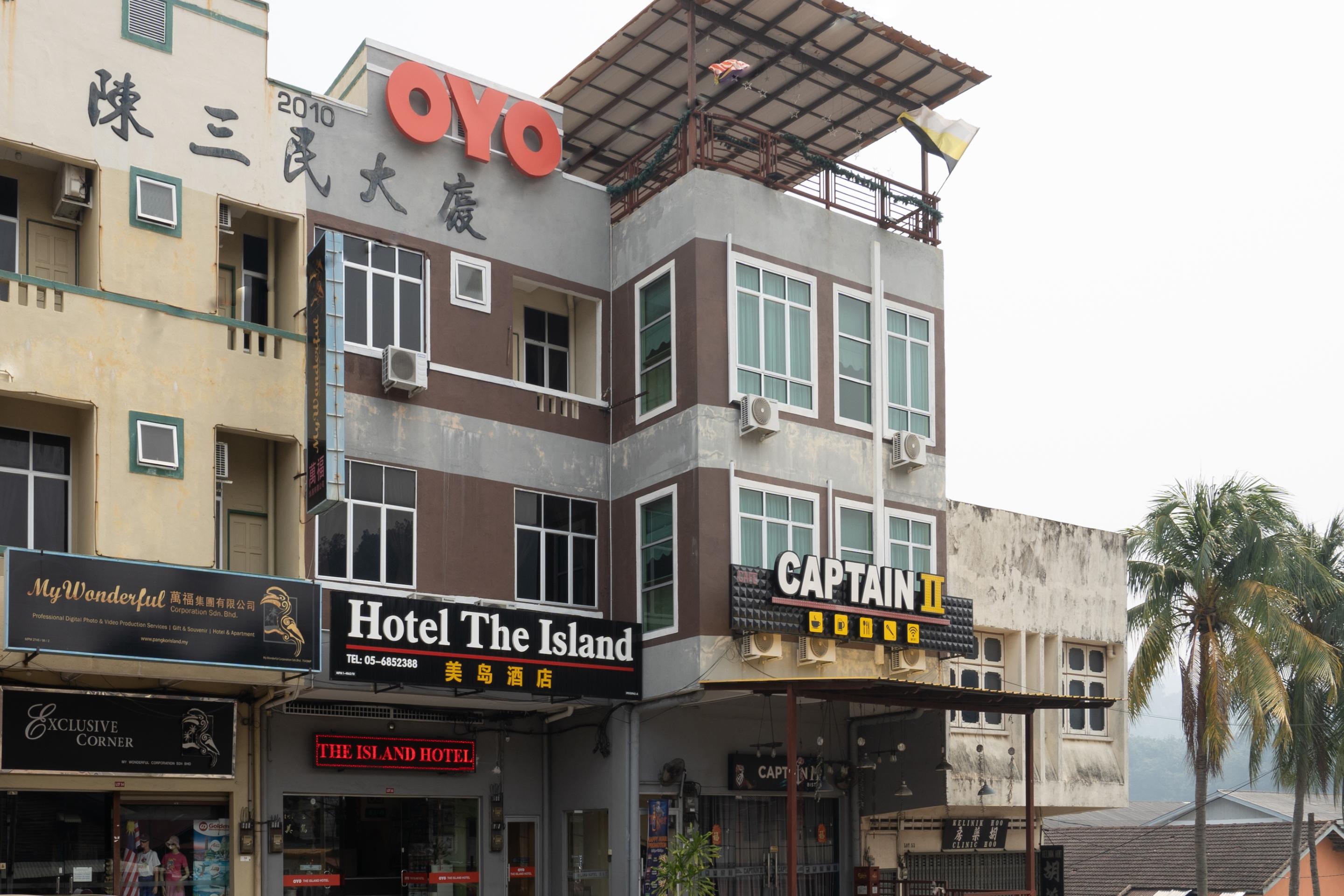 Oyo 44078 The Island Hotel Kampong Pasir Bogak Екстериор снимка