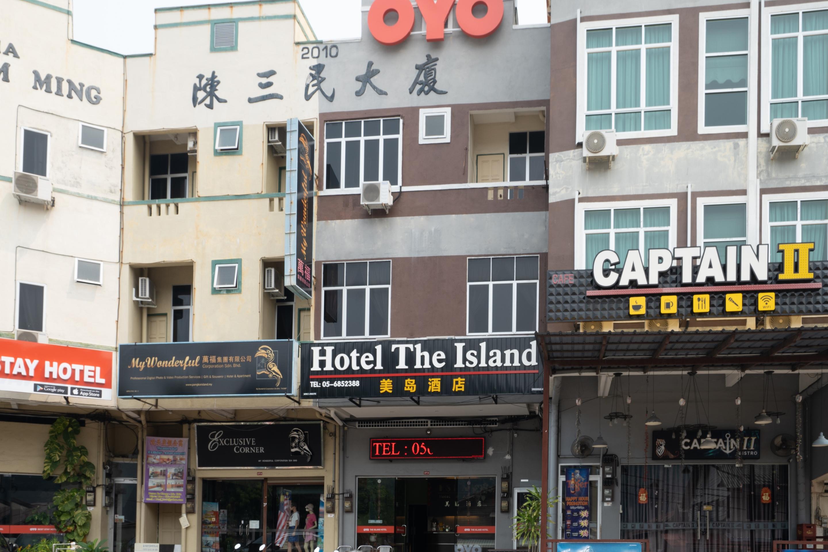 Oyo 44078 The Island Hotel Kampong Pasir Bogak Екстериор снимка