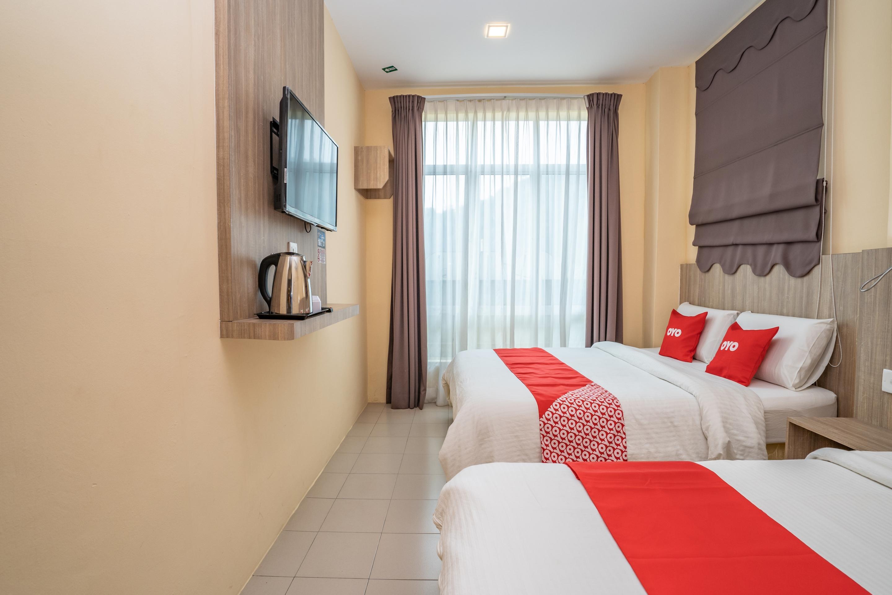 Oyo 44078 The Island Hotel Kampong Pasir Bogak Екстериор снимка