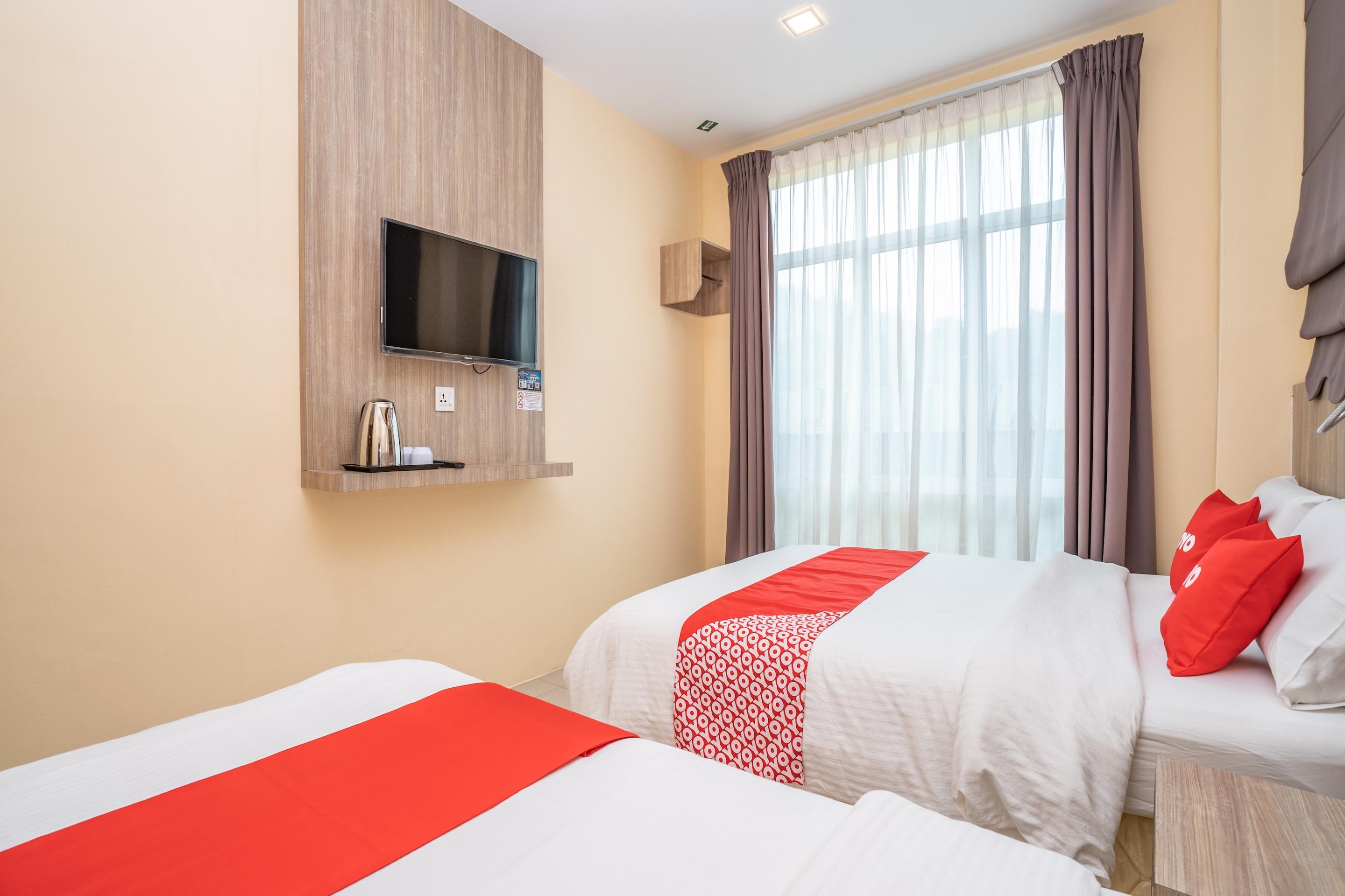 Oyo 44078 The Island Hotel Kampong Pasir Bogak Екстериор снимка
